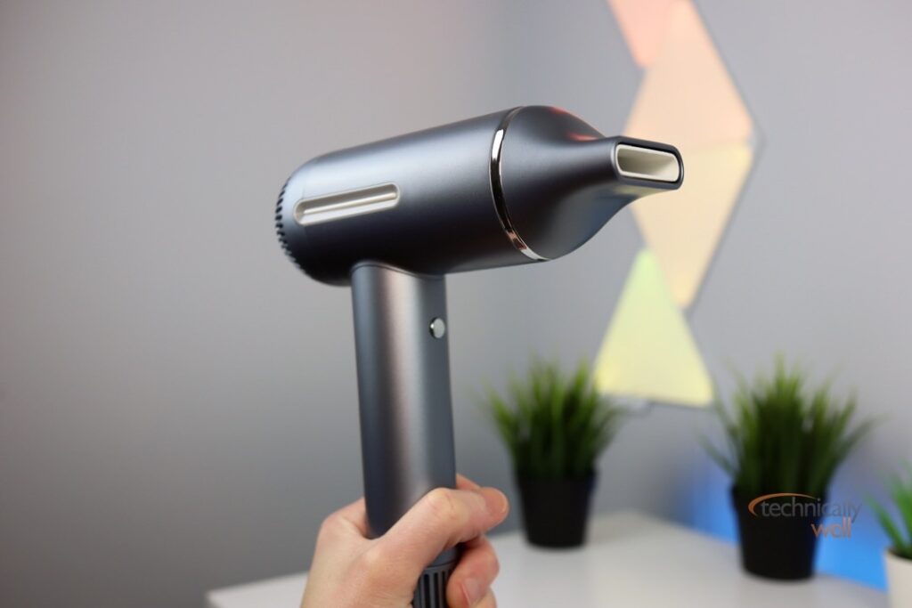 Tensky Ionic Hairdryer with attachment